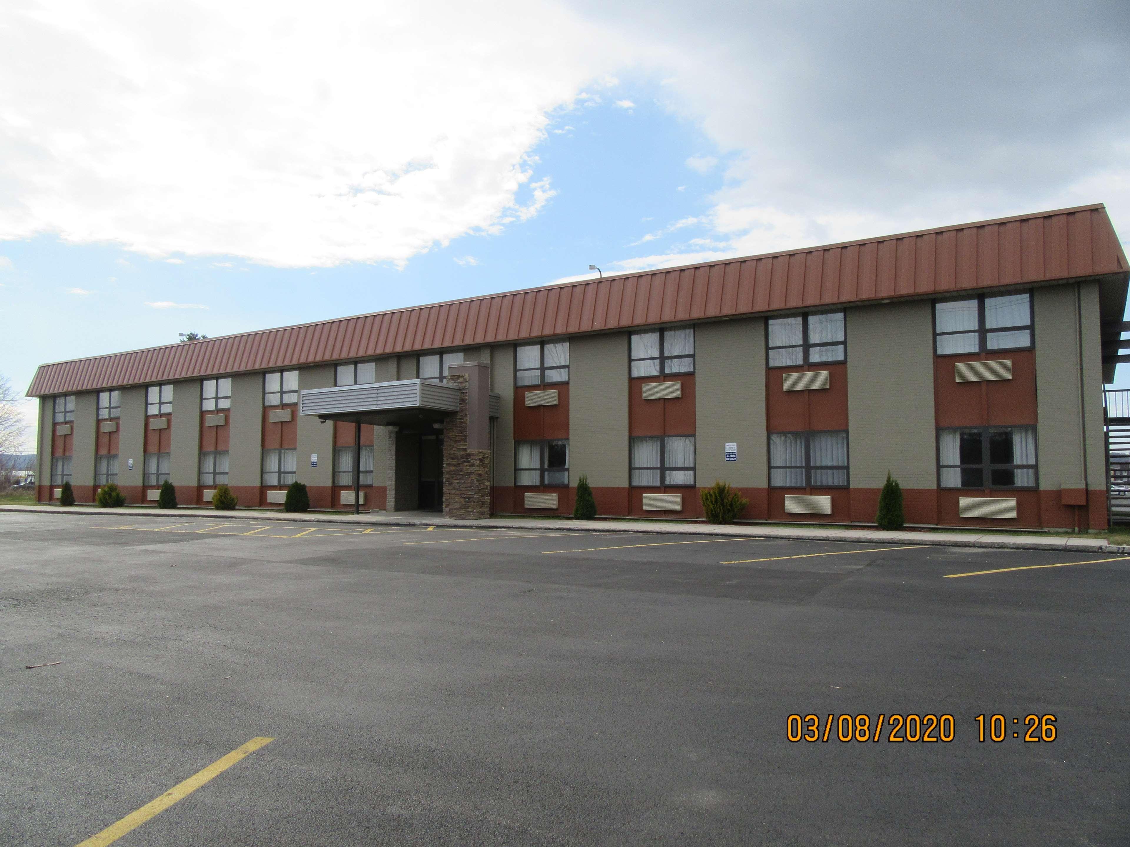 Best Western Gateway Adirondack Inn Utica Exterior photo