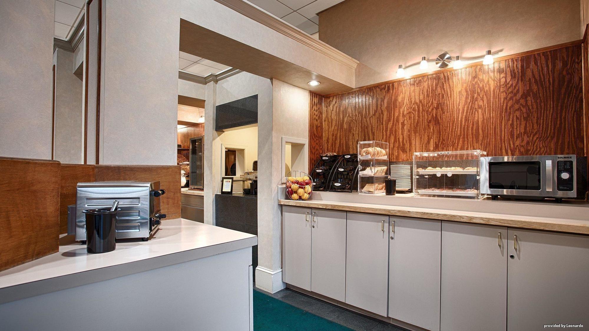Best Western Gateway Adirondack Inn Utica Exterior photo