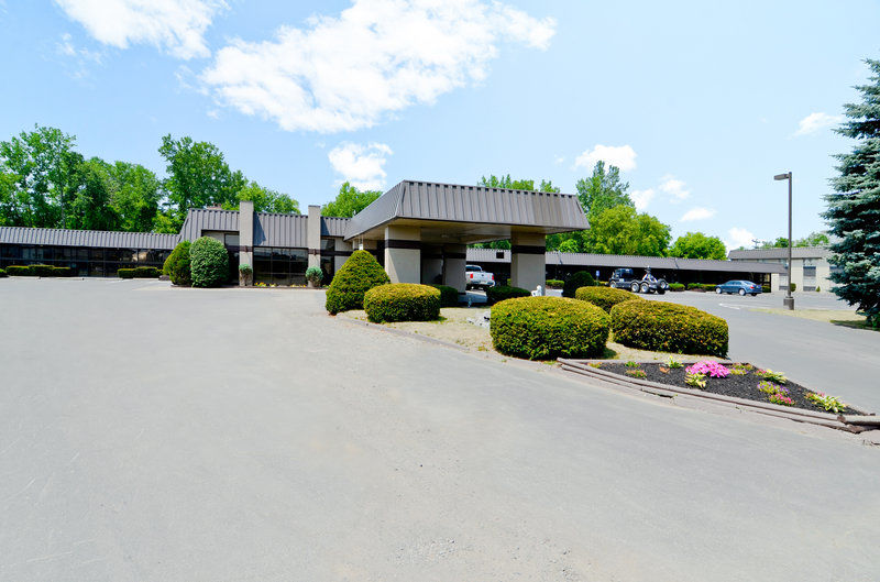 Best Western Gateway Adirondack Inn Utica Exterior photo