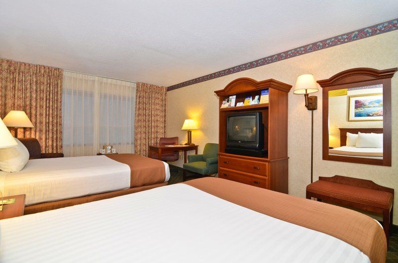 Best Western Gateway Adirondack Inn Utica Room photo