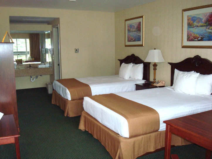 Best Western Gateway Adirondack Inn Utica Room photo