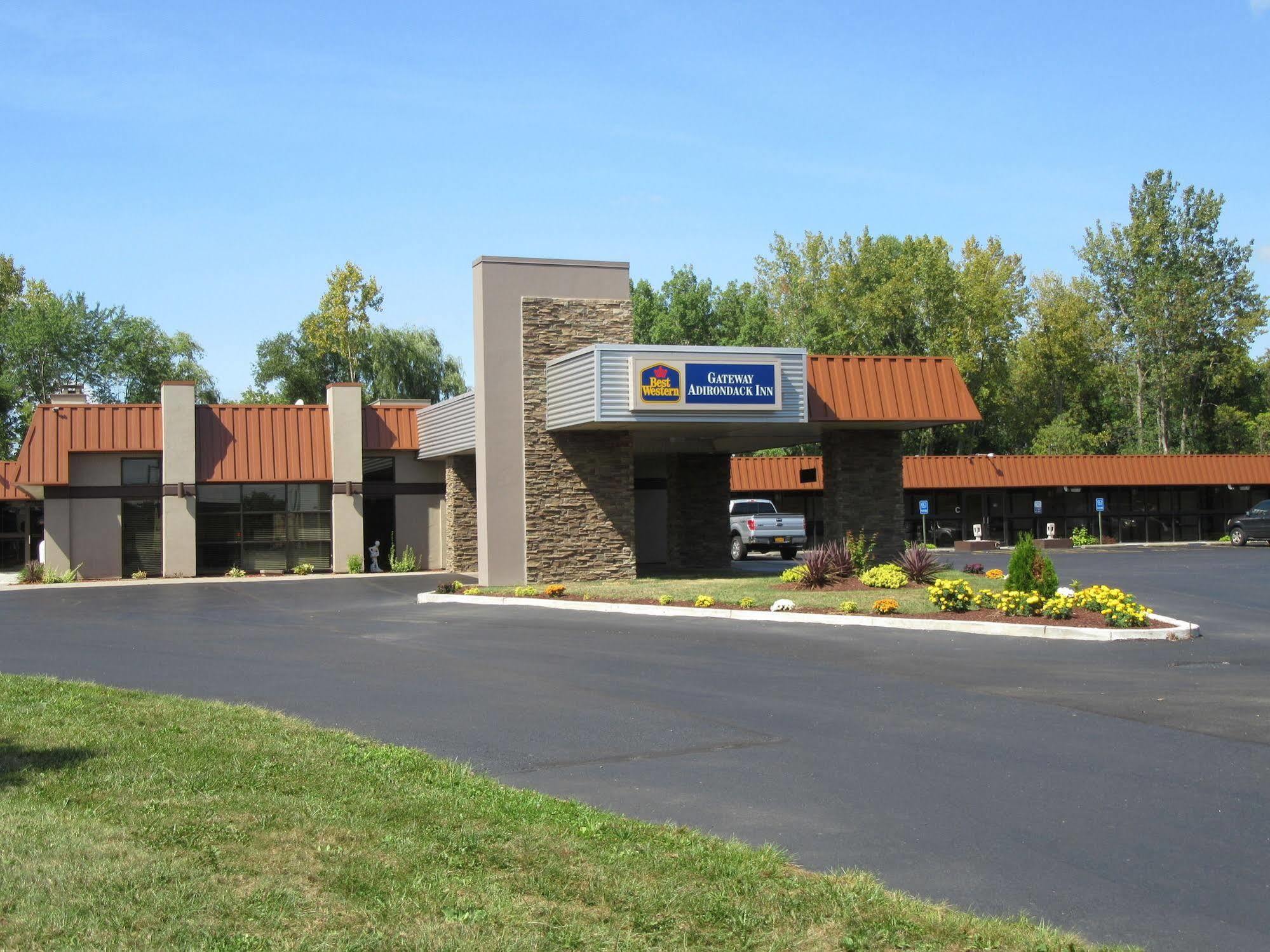 Best Western Gateway Adirondack Inn Utica Exterior photo